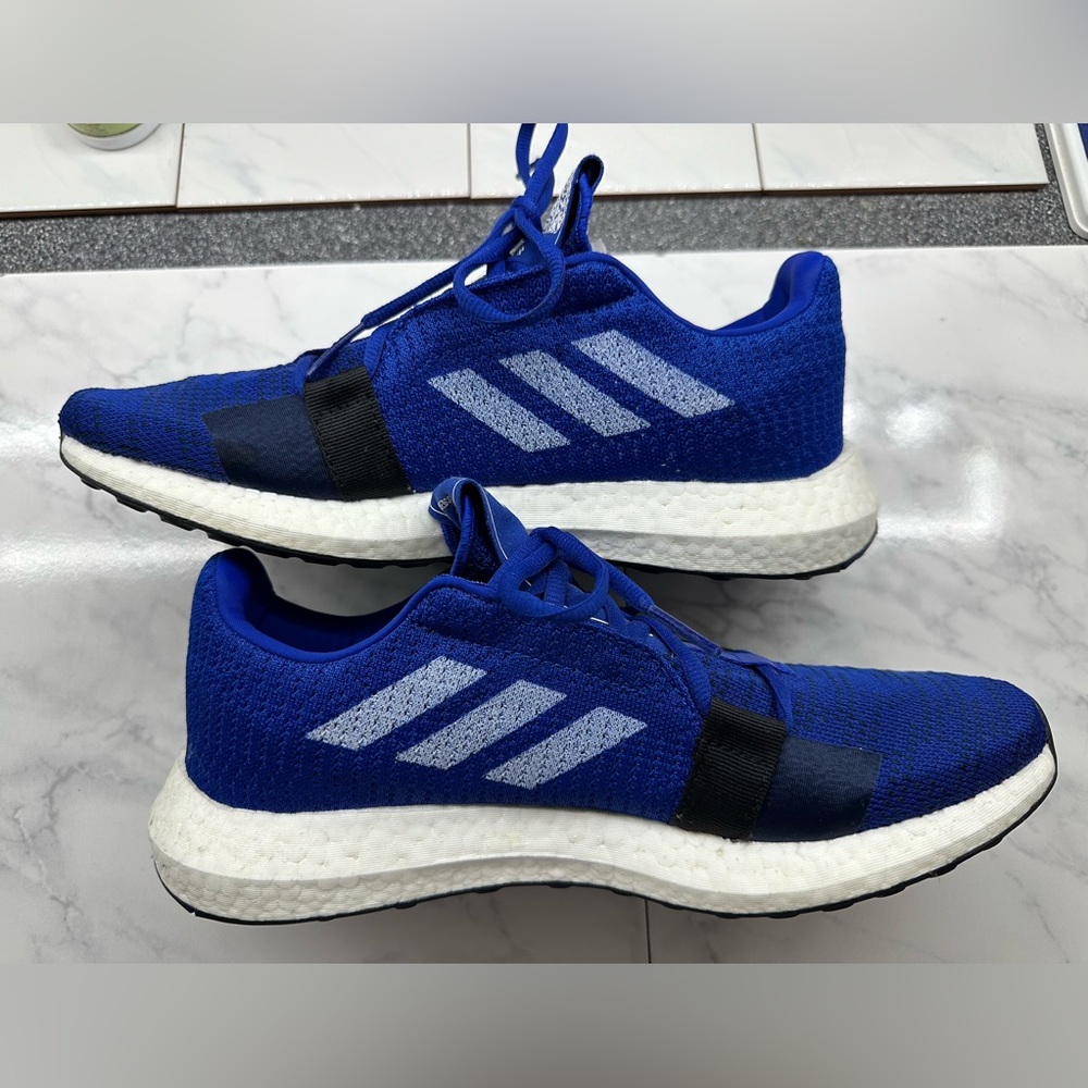 adidas Originals Men's Senseboost Go Running Shoe Size 9 New Never Worn